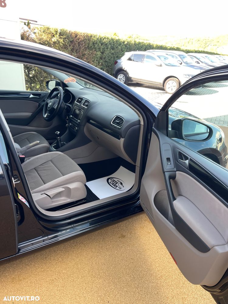 Volkswagen Golf - 24