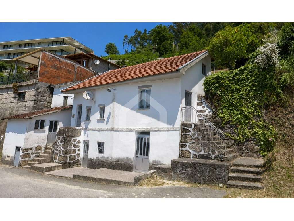 Moradia T3 para Restauro com Vista Rio | Gerês - Grande imagem: 3/20