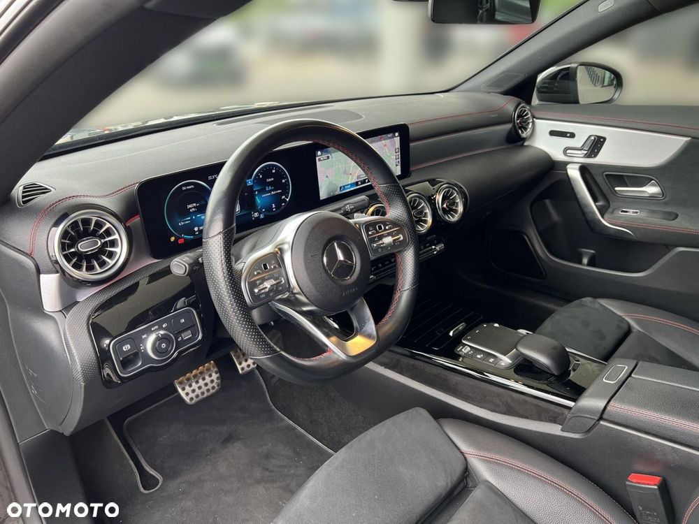 Mercedes-Benz CLA 220 d AMG Line 8G-DCT - 12