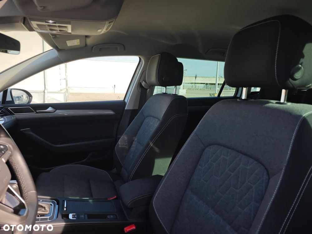 Volkswagen Passat Variant 2.0 TSI Business DSG - 10