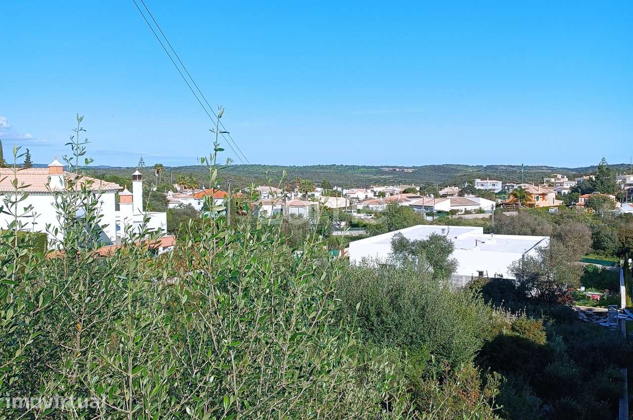 Lote de terreno urbano para construção de moradia isolada. - Grande imagem: 2/2