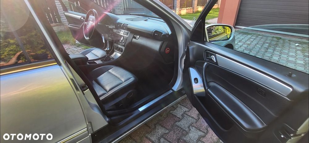 Mercedes-Benz Klasa C 200 Kompressor Avantgarde Sport Edition - 15