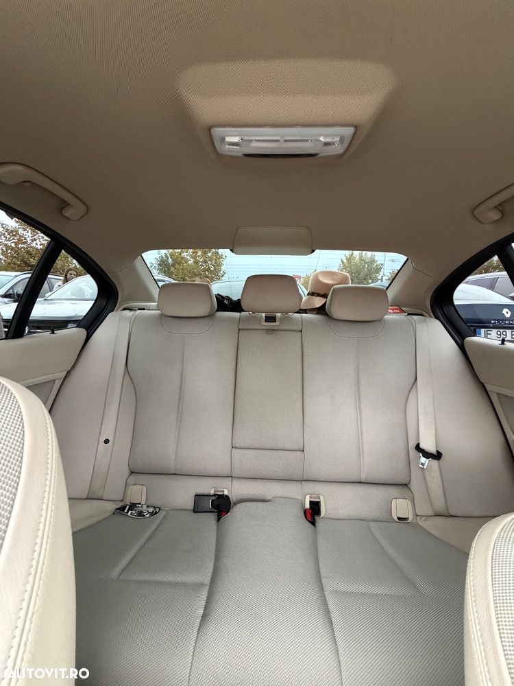 BMW Seria 3 320d Efficient Dynamic Edition Aut. Modern Line - 12