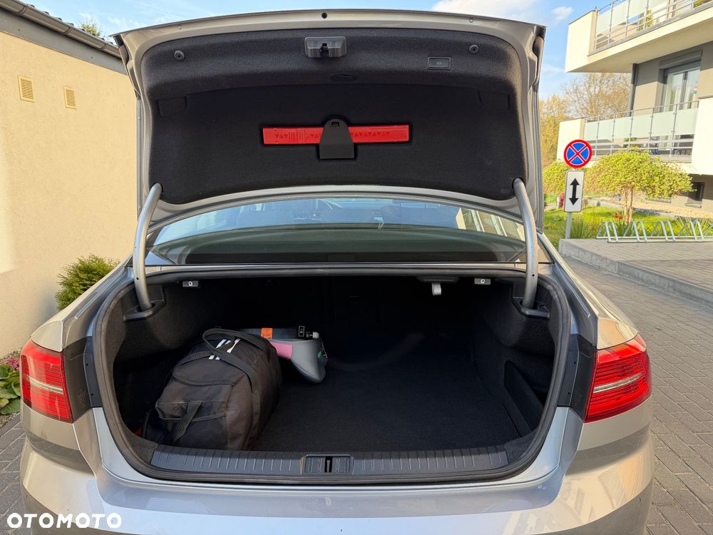 Volkswagen Passat 2.0 TDI BMT Highline DSG7 - 12