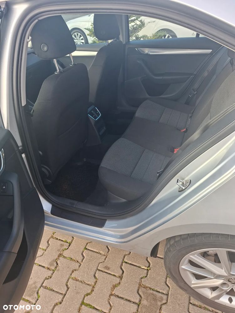 Skoda Octavia 1.4 TSI Ambition - 6