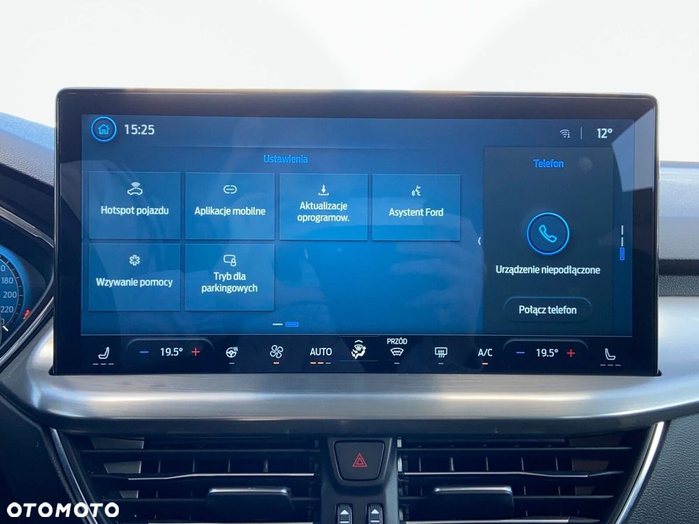 Ford Focus 1.0 EcoBoost Titanium X - 24