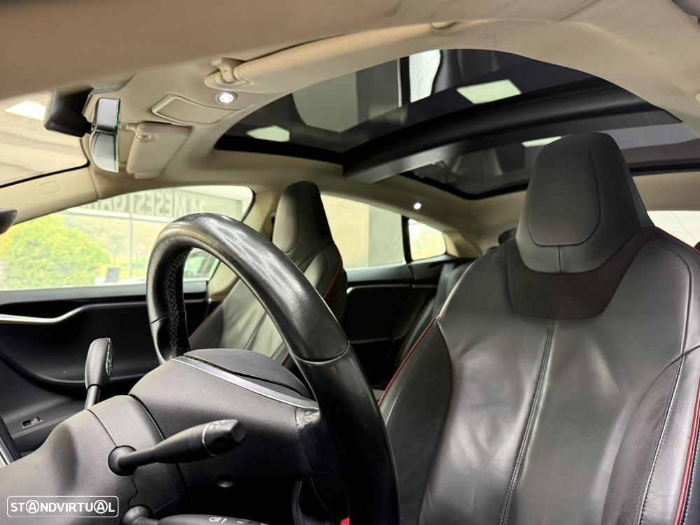 Tesla Model S - 16