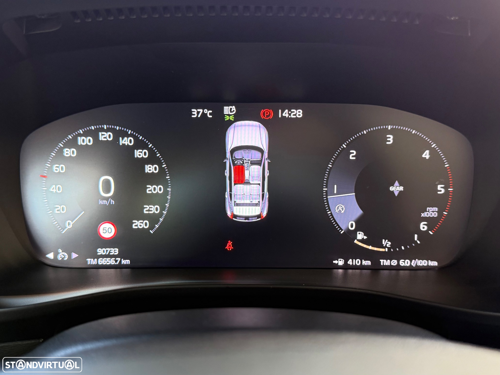 Volvo XC 40 2.0 D3 Momentum Plus - 14