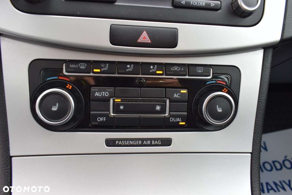 Volkswagen Passat - 33