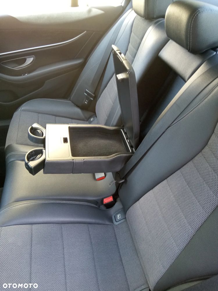 Mercedes-Benz Klasa E 200 9G-TRONIC Avantgarde - 28