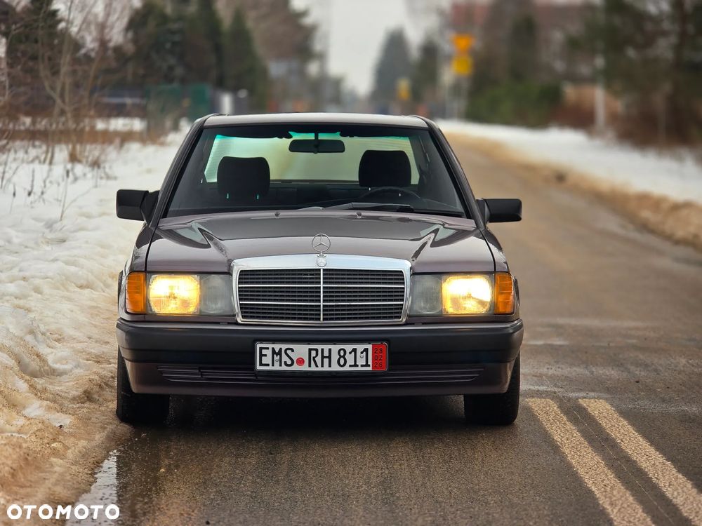 Mercedes-Benz W201 (190) - 10
