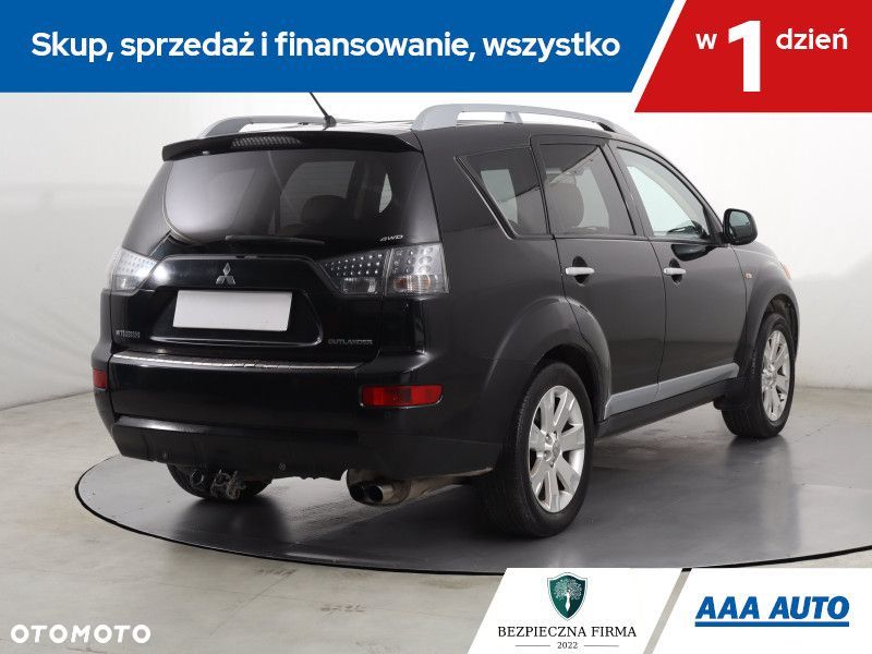 Mitsubishi Outlander - 7