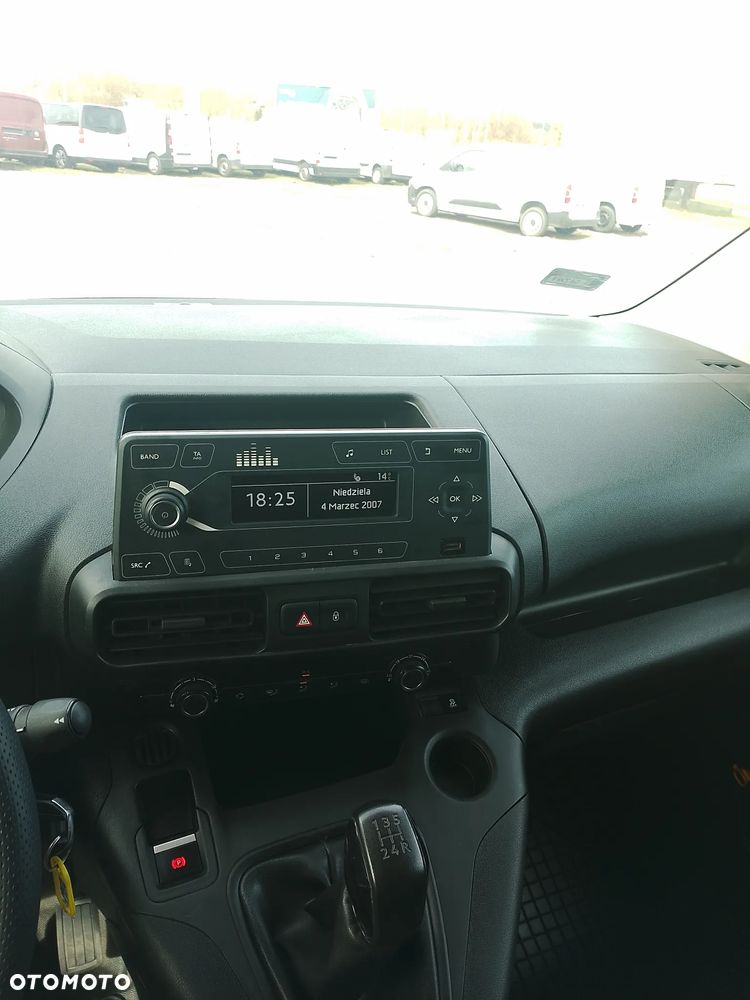 Peugeot Partner Proace Berlingo Combo Doblo L2 Izoterma Chłodnia Salon PL półka Inox 3 osoby - 27