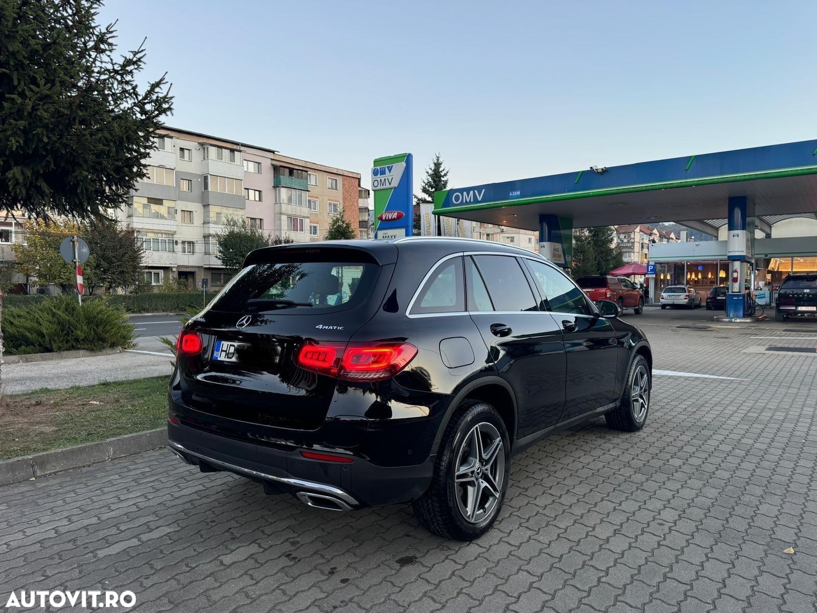 Mercedes-Benz GLC 300 e 4Matic 9G-TRONIC AMG Line - 4