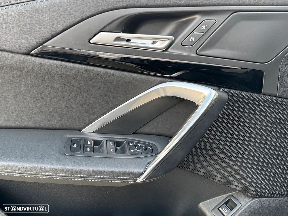 BMW iX1 eDrive20 xLine - 13
