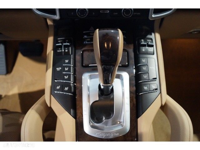 Porsche Cayenne 3.0 L - 9