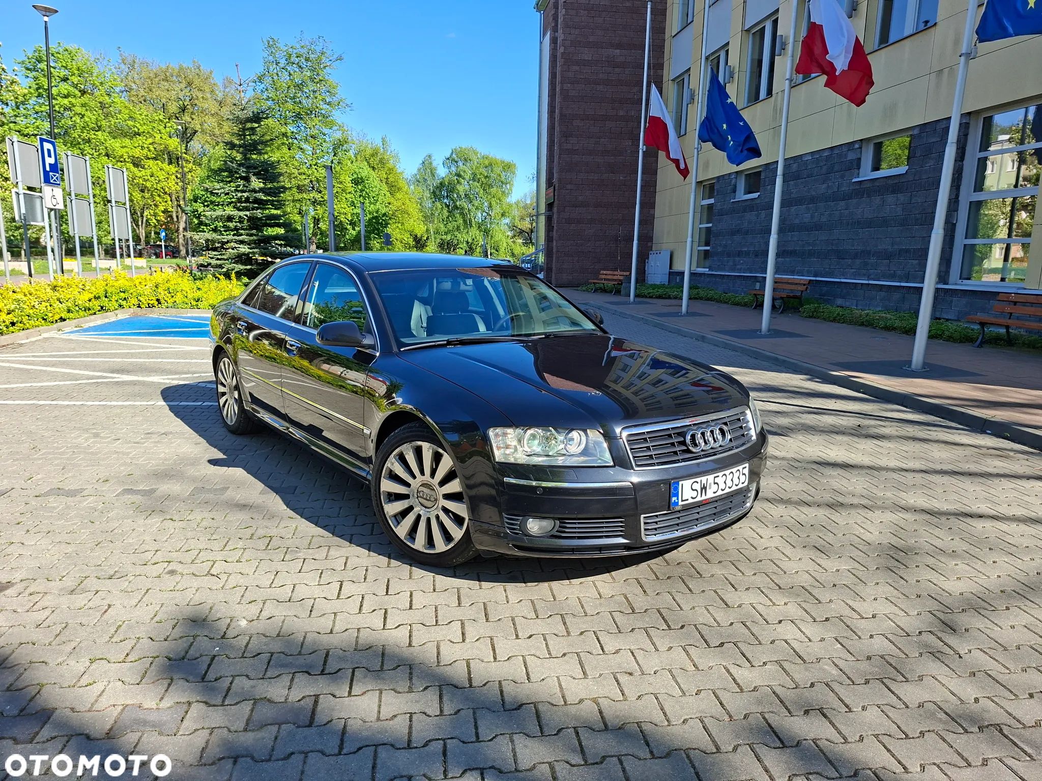 Audi A8 4.2 Quattro - 1