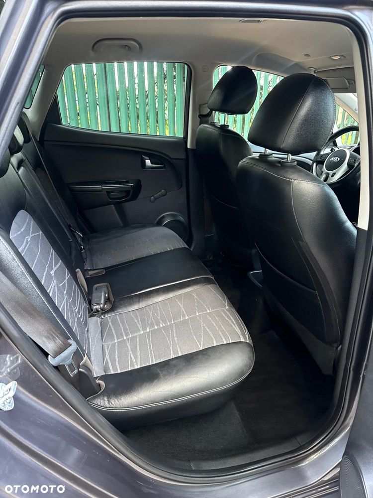 Kia Venga 1.4 CVVT Titanium Collection - 12