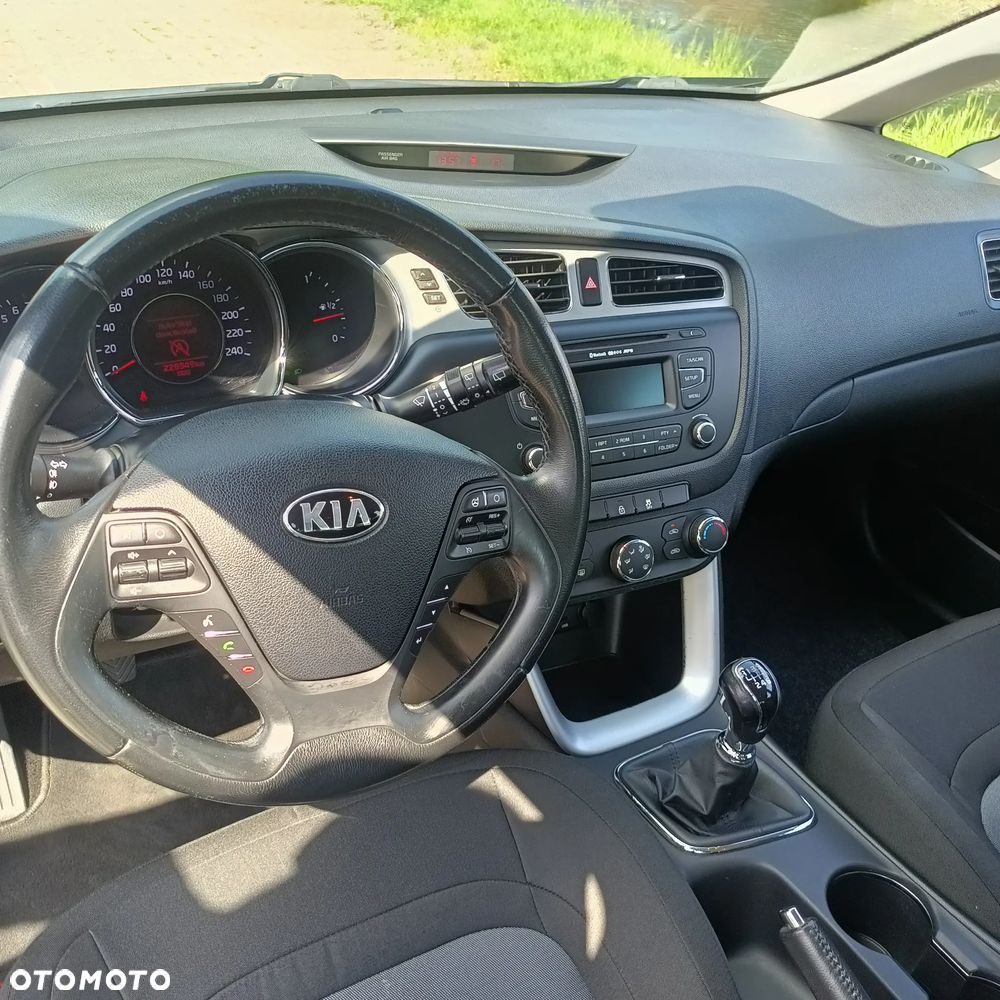 Kia Ceed - 9