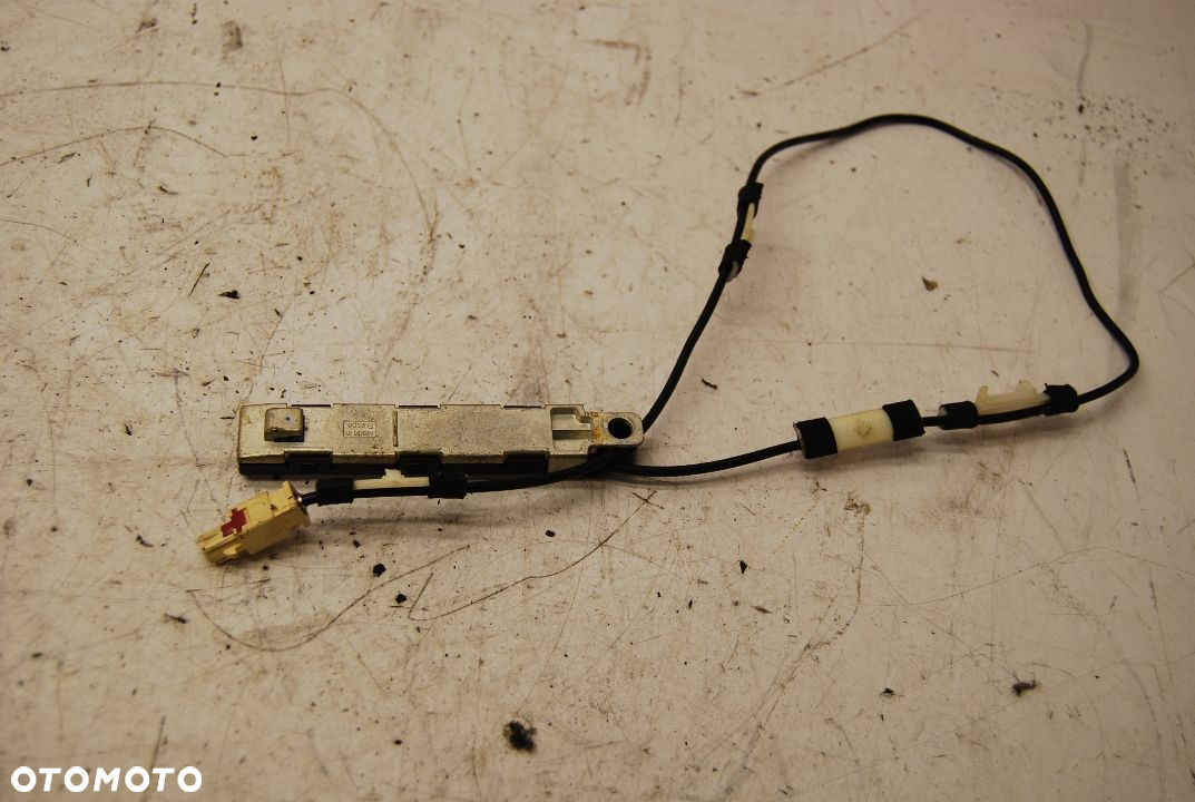 WZMACNIACZ ANTENY 1K6035577R VW GOLF V PASSAT B6 1K6035577H - 4