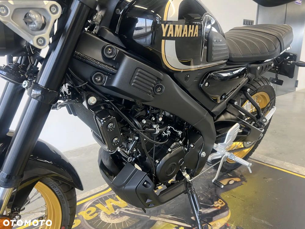 Yamaha XSR - 11