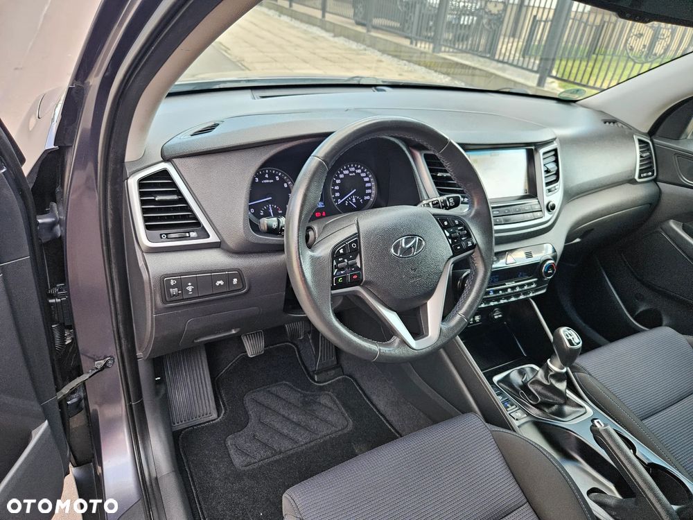 Hyundai Tucson blue 1.6 GDi 2WD Navi - 35