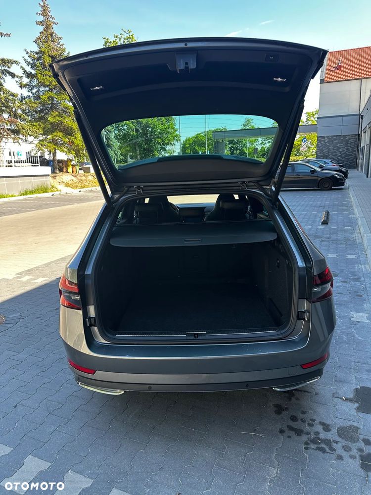 Skoda Superb 2.0 TDI SCR Sportline DSG - 10