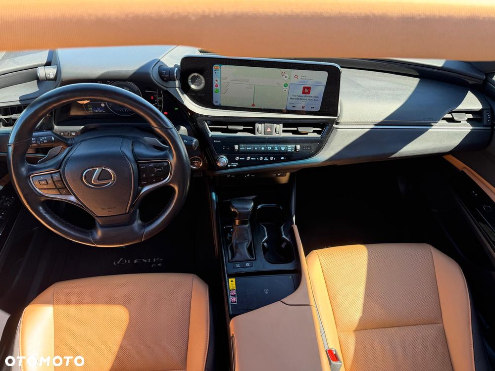 Lexus ES 300h Business Edition - 17