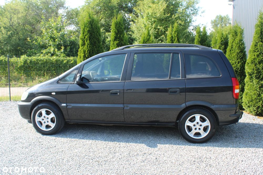 Opel Zafira 1.8 Njoy - 11