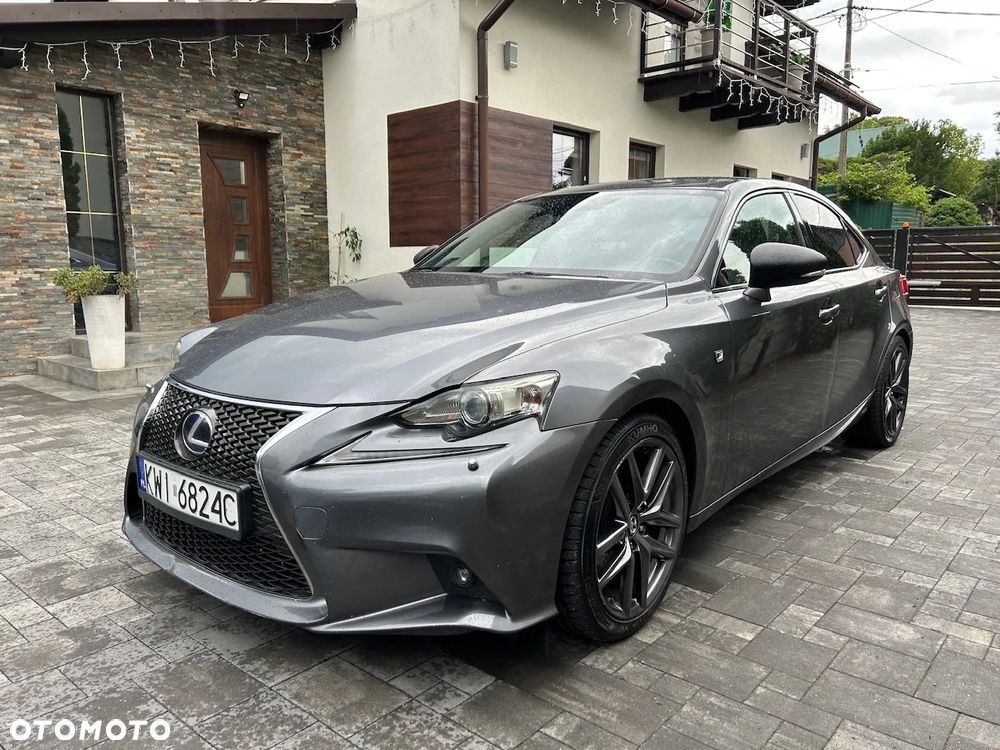 Lexus IS 300h F Sport - 5