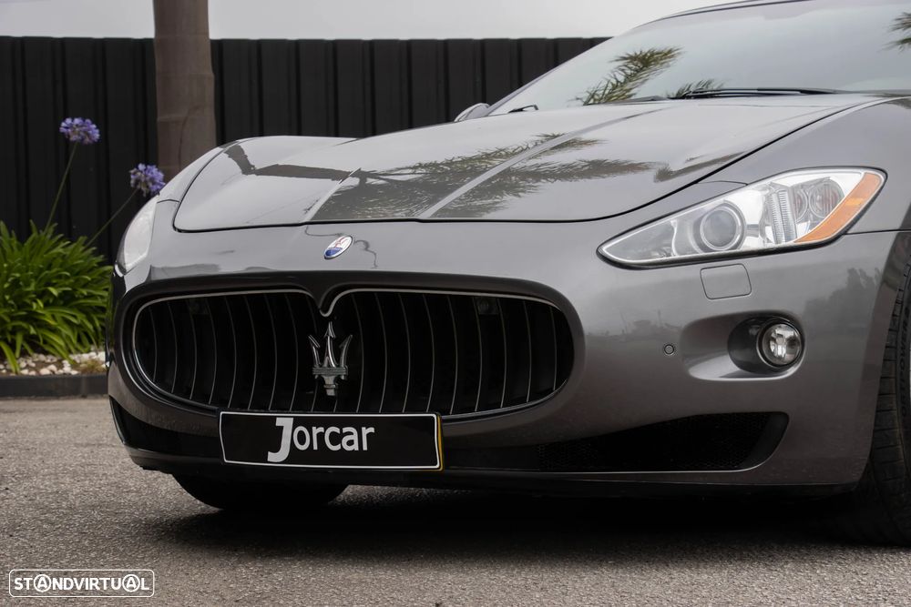 Maserati Grancabrio 4.7 V8 - 8