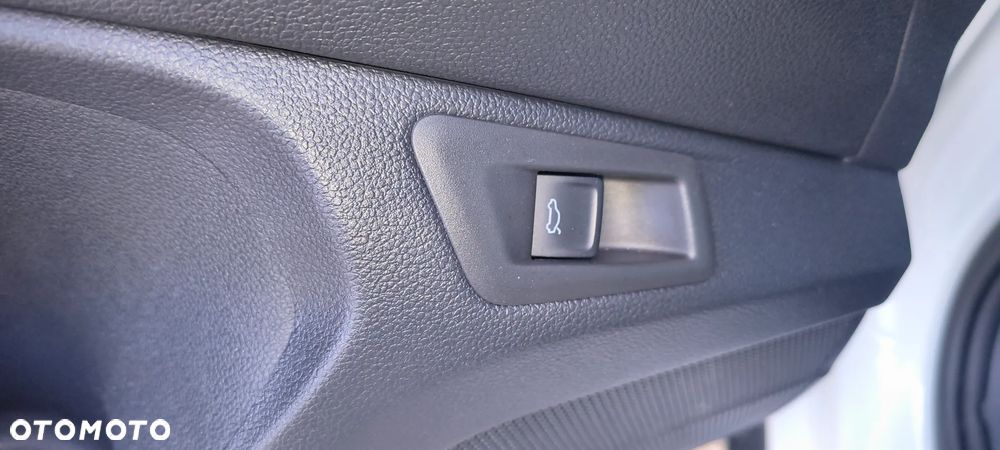 Volkswagen T-Roc - 21
