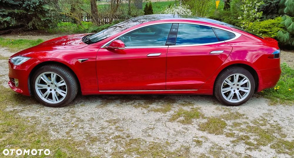Tesla Model S - 9