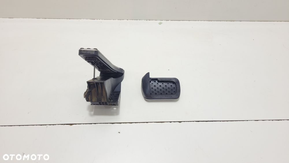 ORYGINALNA NAKŁADKA NA PEDAŁ MERCEDES AMG - 2