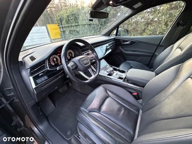 Audi Q7 - 11