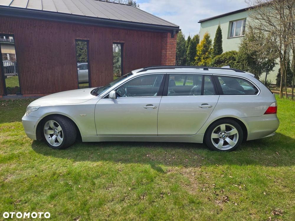 BMW Seria 5 525i Touring - 3