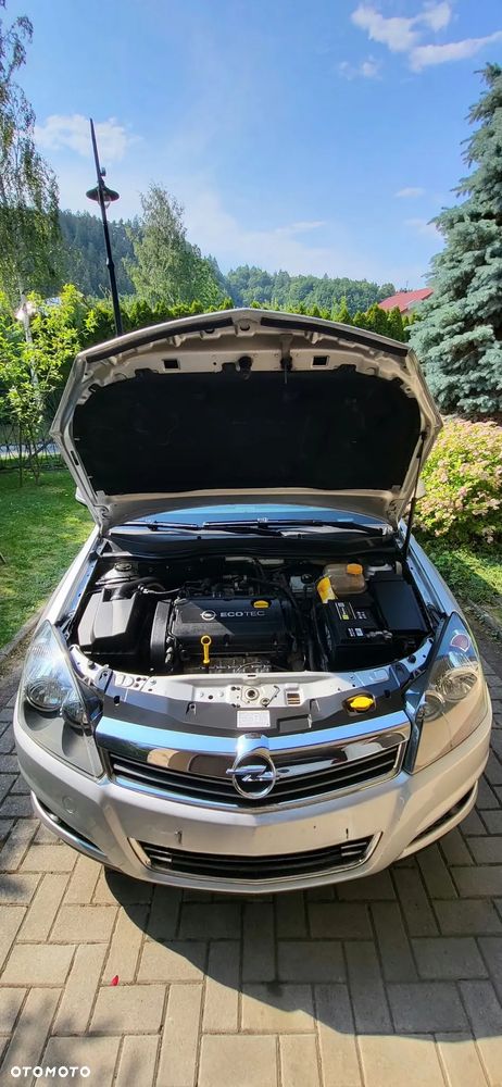 Opel Astra 2012 photo 4