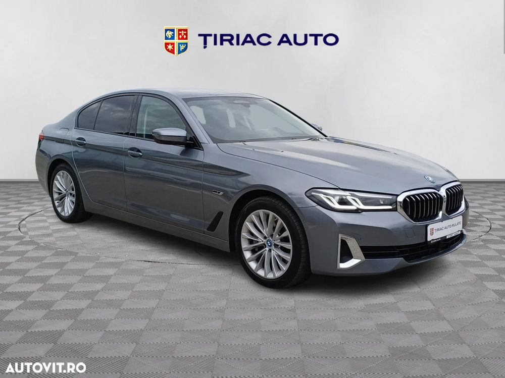 BMW Seria 5 530e xDrive Aut. Luxury Line - 7