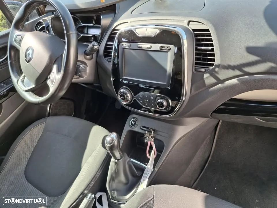 Renault Captur 1.5 dCi Exclusive - 10