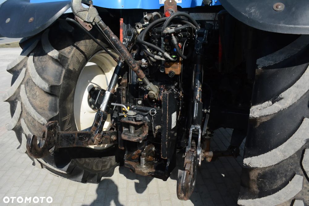 New Holland TSA.135 / 2004r. / Ładowacz czołowy / Tuz / Klima / Super stan - 17