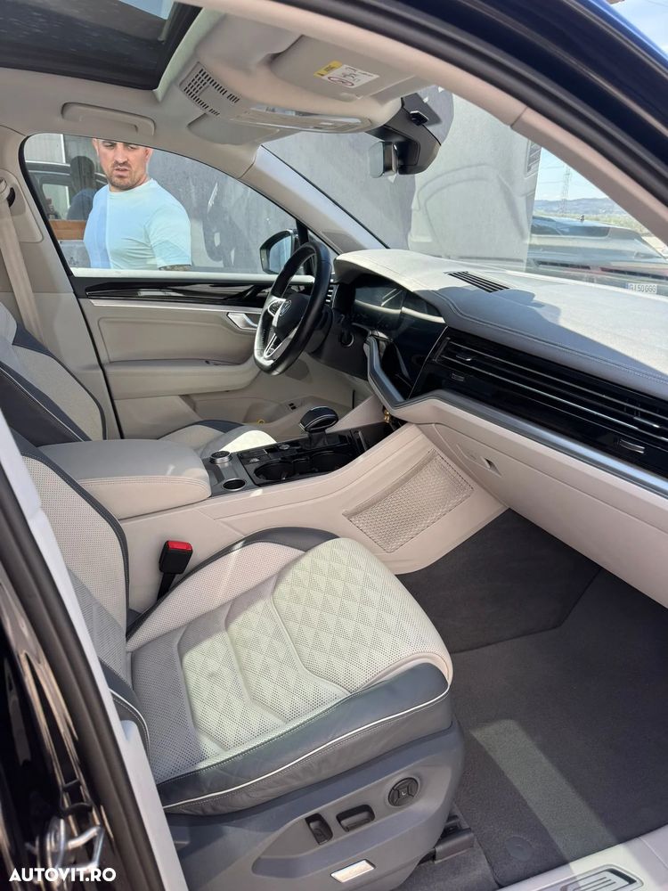 Volkswagen Touareg - 12