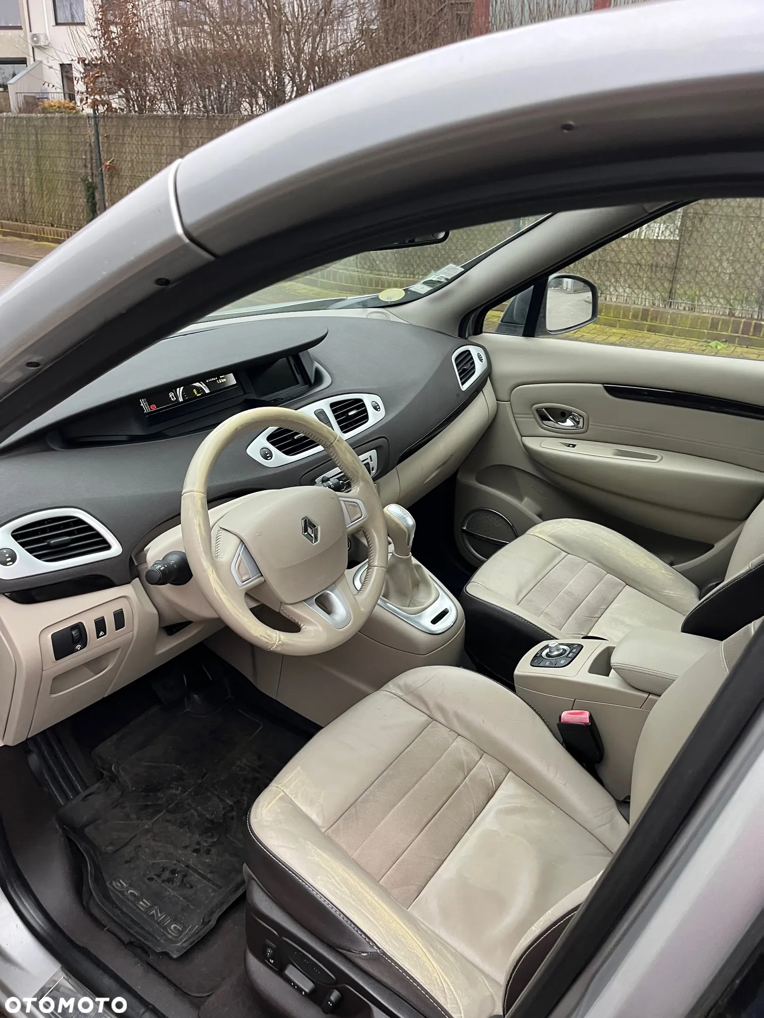 Renault Scenic dCi 150 FAP Luxe - 17