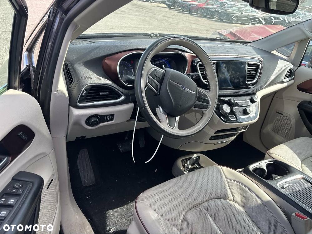 Chrysler Pacifica - 14