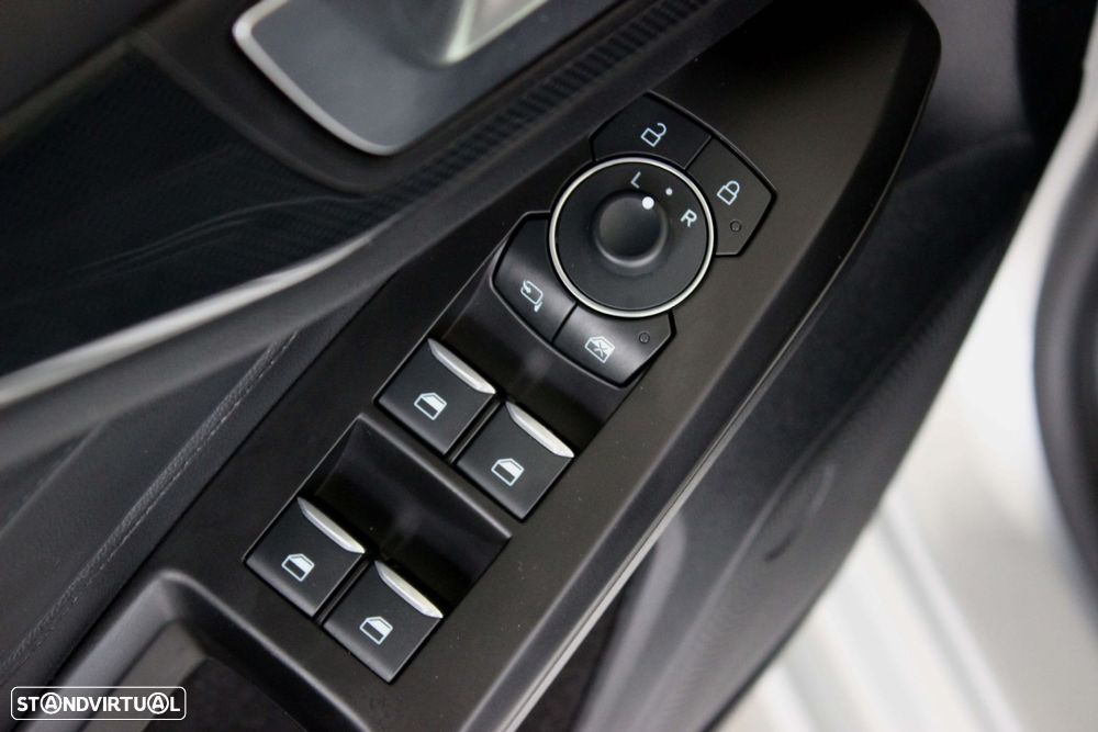 Ford Focus 1.0 EcoBoost MHEV ST-Line - 13