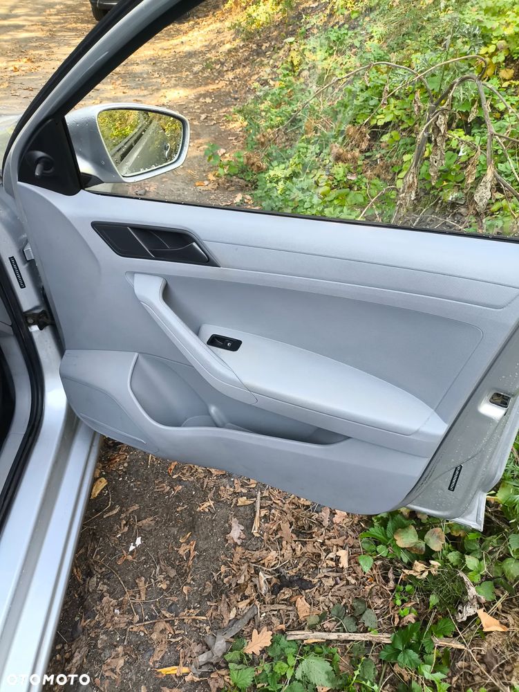 Volkswagen Jetta - 8