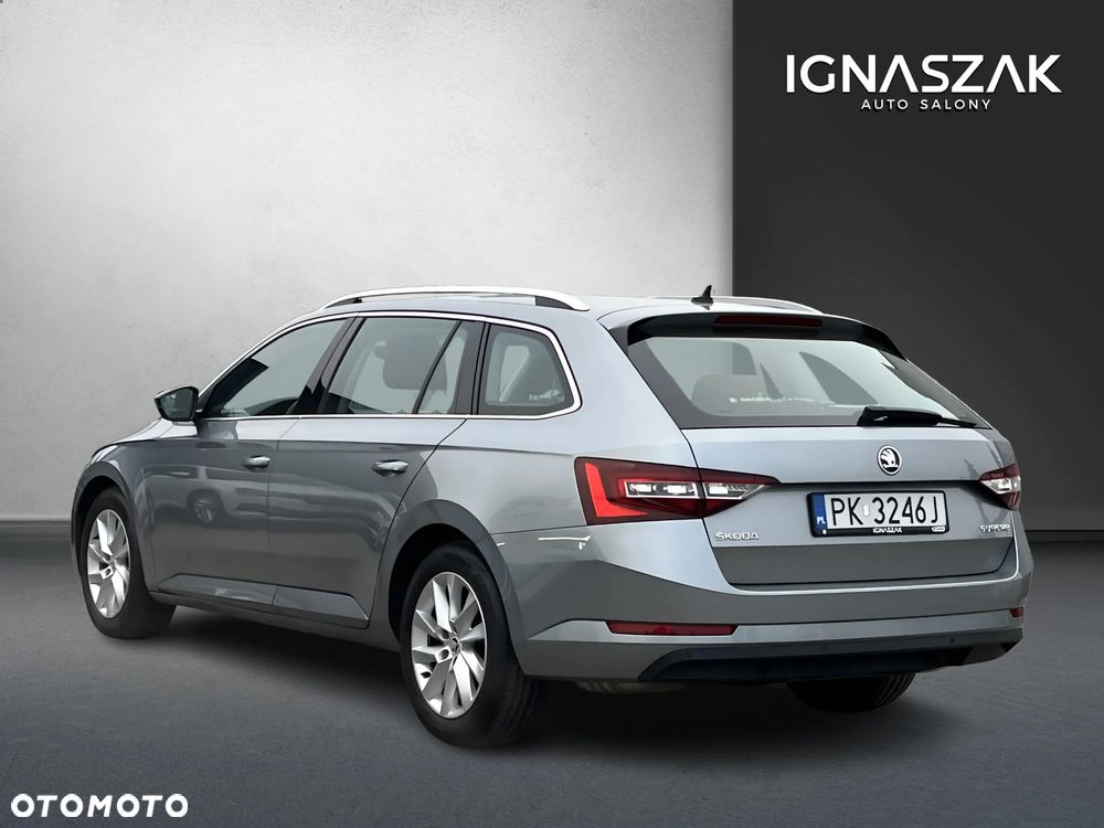 Skoda Superb 2.0 TDI SCR Ambition DSG - 3