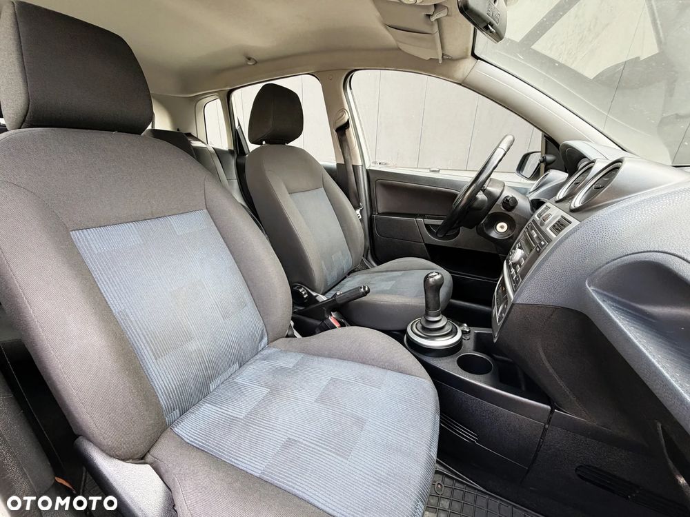 Ford Fiesta - 12