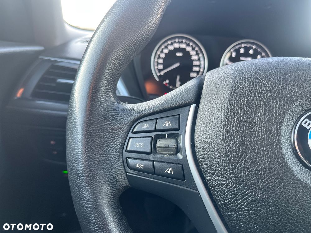 BMW Seria 1 - 25