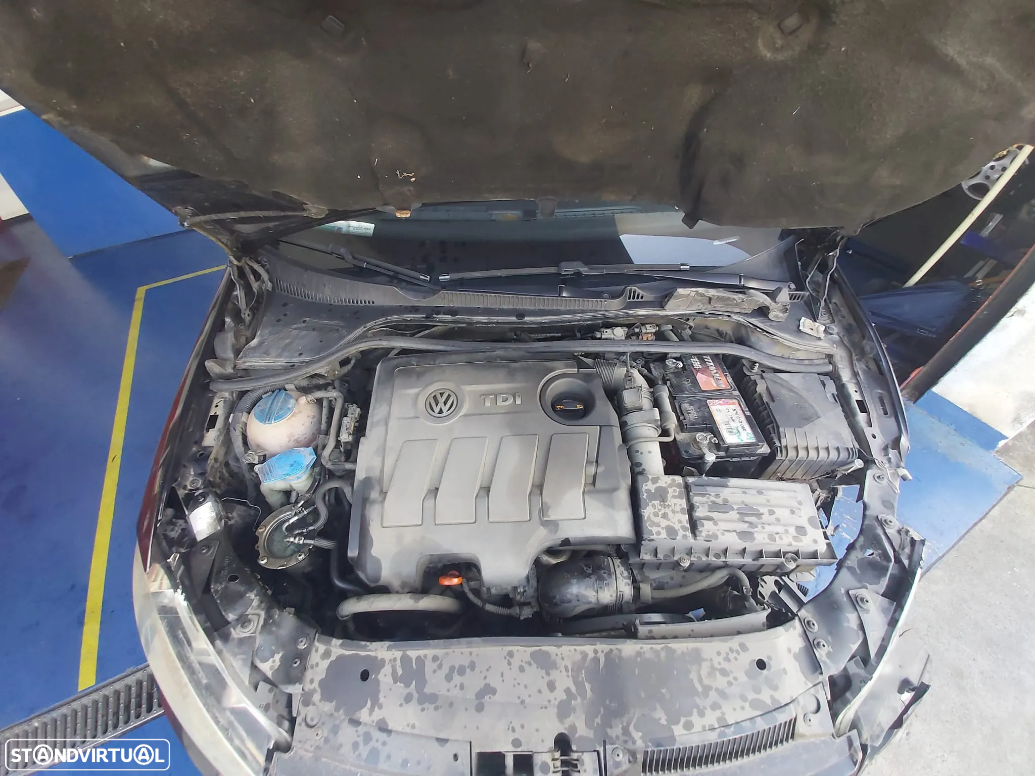 Volkswagen Golf VI 1.6 TDI de 2008 ás peças. - 9