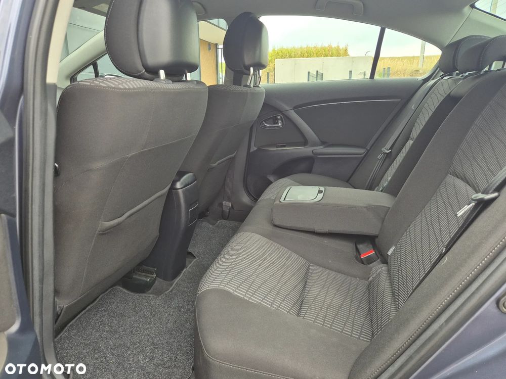 Toyota Avensis 1.8 Premium EU5 - 10